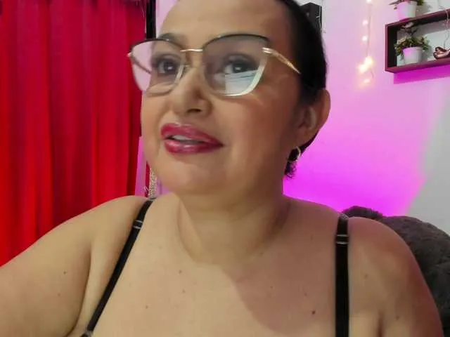 Offline Gianahomi on BongaCams