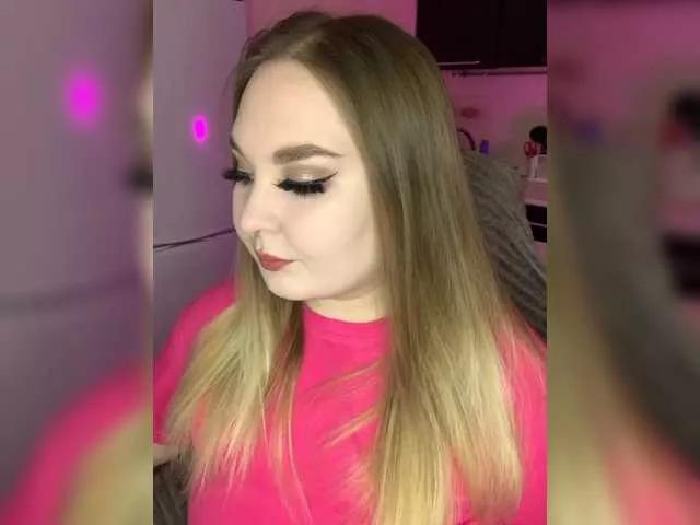Greeenfriends6969 from BongaCams