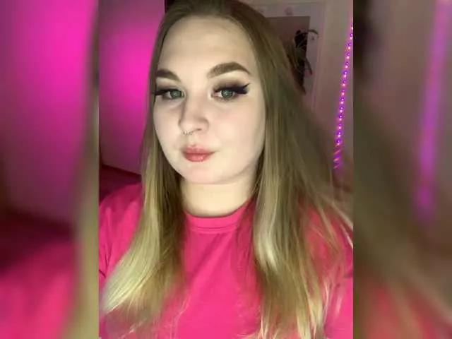 Greeenfriends6969 from BongaCams