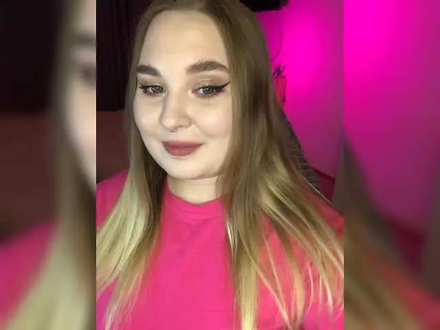 Greeenfriends6969 from BongaCams
