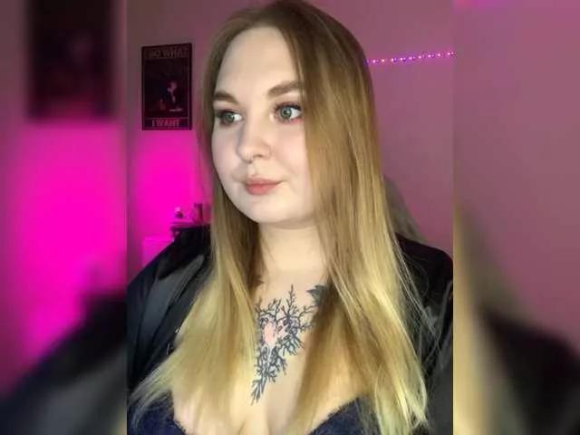 Greeenfriends6969 from BongaCams