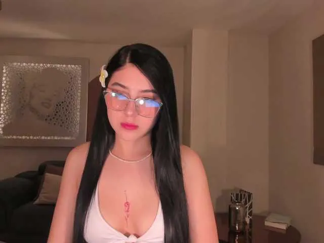 Offline HaileyRoss on BongaCams