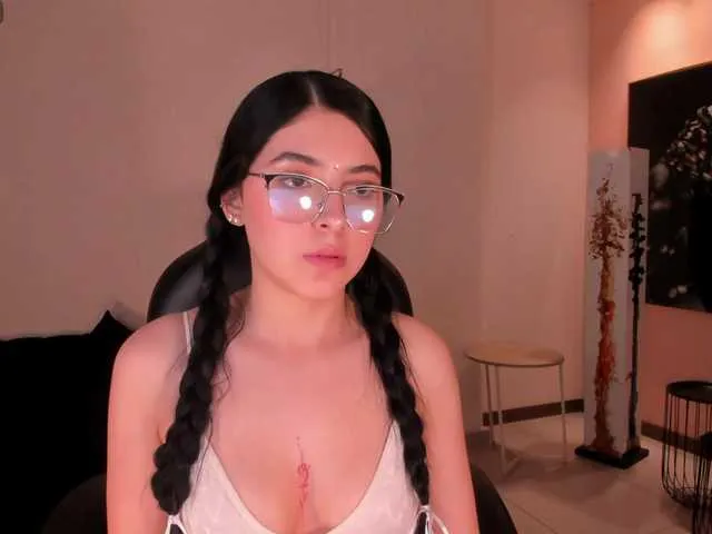 Offline HaileyRoss on BongaCams