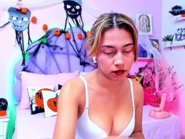 Offline HannaPretthy on BongaCams