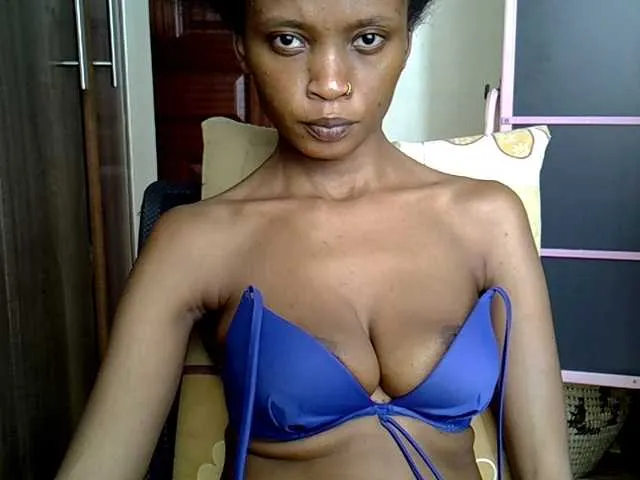 Freechat hippyshanice on BongaCams