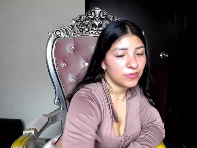 holly20a from BongaCams