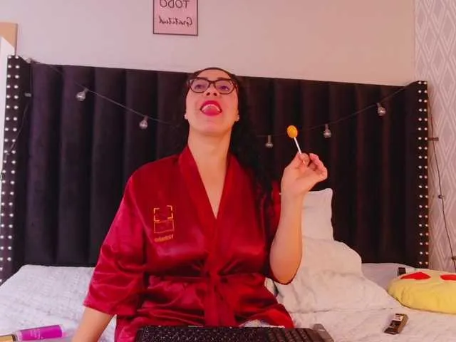 Freechat Hotlatinateacher on BongaCams