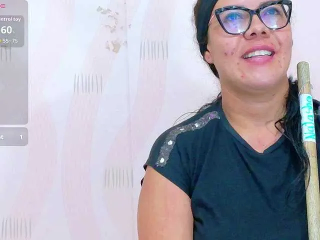 Freechat Hotlatinateacher on BongaCams