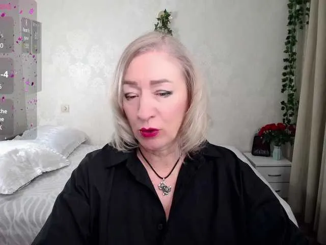 Offline hunters-woman on BongaCams