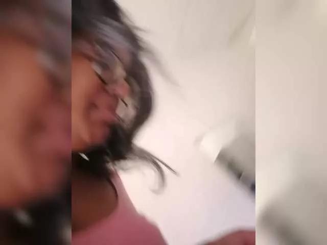 IndianBeaut from BongaCams