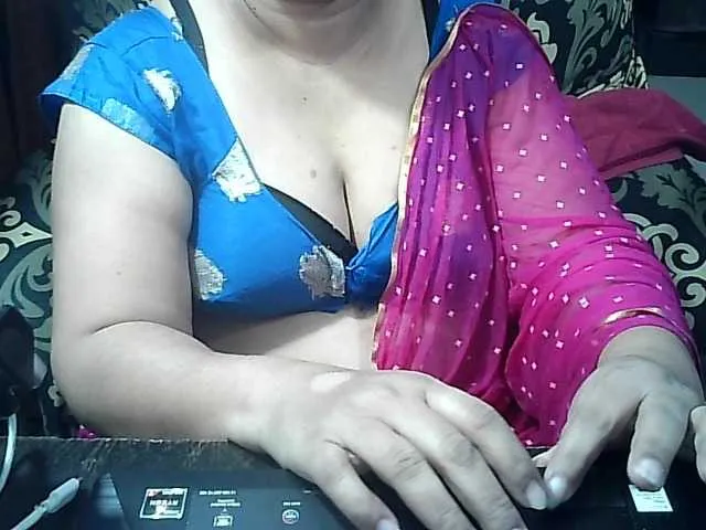 Freechat Indianbhabhimilf40 on BongaCams
