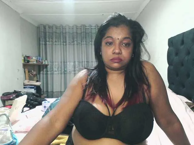 Offline Indianmayaxoxo on BongaCams