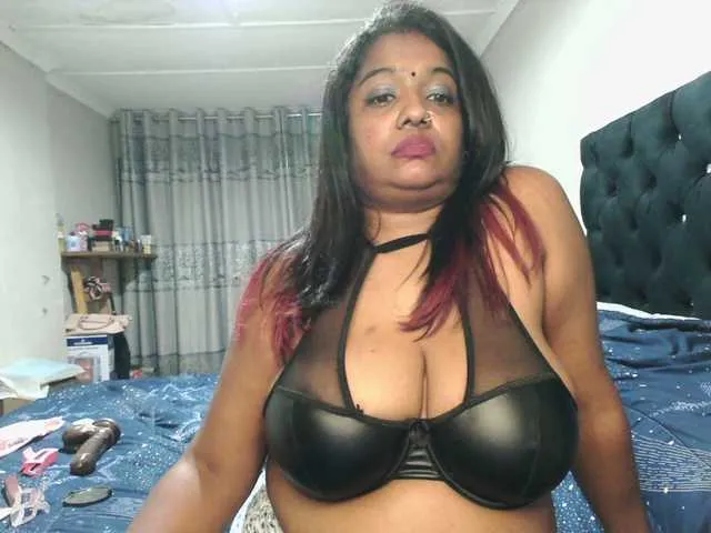 Offline Indianmayaxoxo on BongaCams