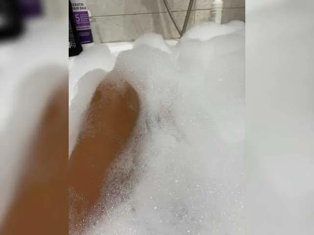 Irini from BongaCams