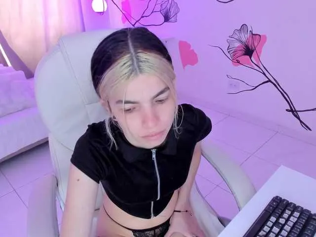 Offline Isabela-Fiorelli on BongaCams