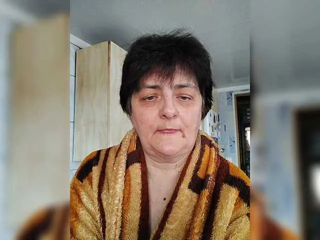 Offline IsXLoves on BongaCams