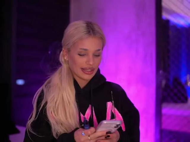 IvyRowa on BongaCams