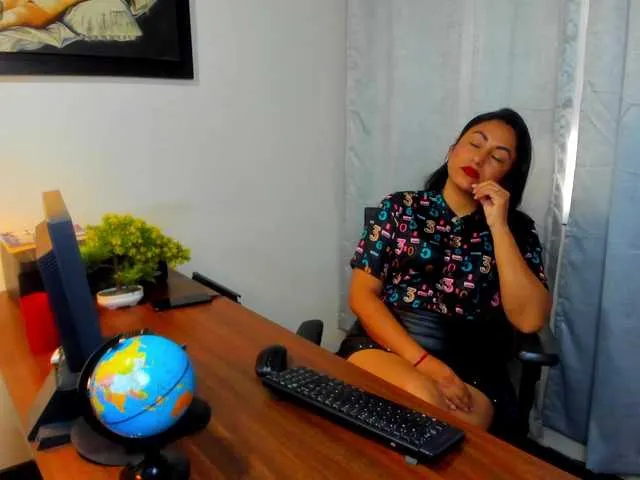 Offline Jeann-Foster on BongaCams