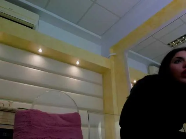 Offline JessyBee on BongaCams