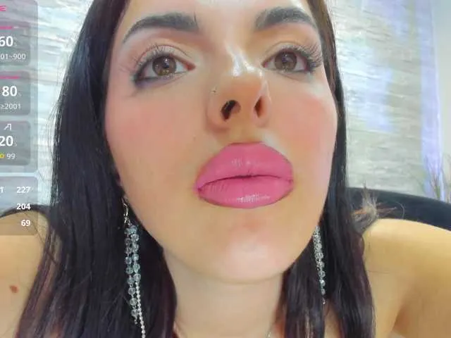 Offline JessyBee on BongaCams