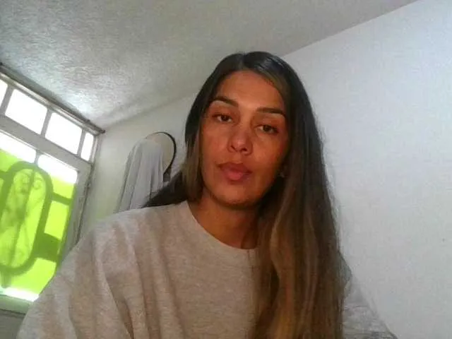 Offline JuanaBrunette on BongaCams