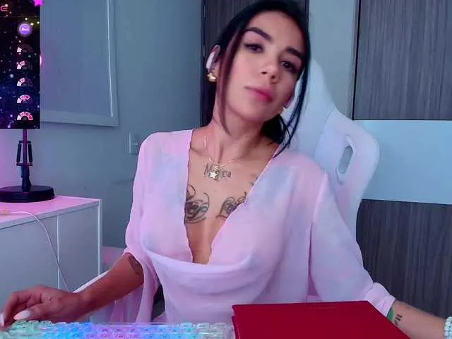 Offline juanita-fox on BongaCams