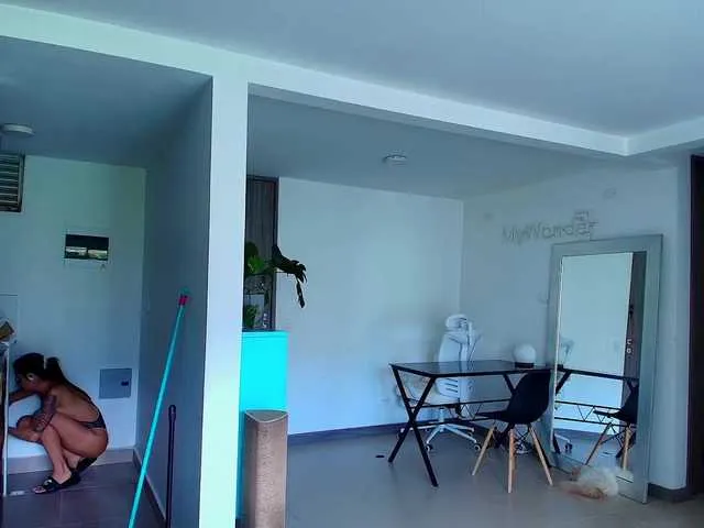 Offline juanita-fox on BongaCams