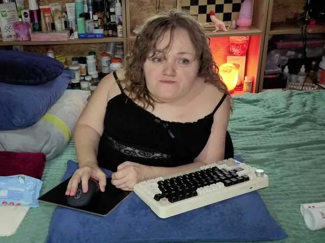 Offline Julia-79 on BongaCams