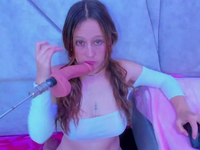 Offline JuliethaWhitee on BongaCams