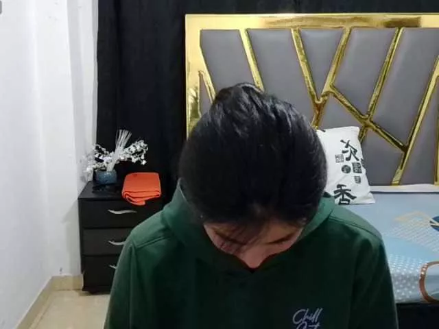 Freechat kangomez on BongaCams