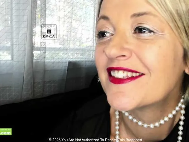 Offline KARINA-S-PALACIOS on BongaCams