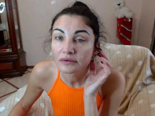 Offline Karina8571 on BongaCams