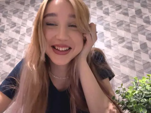 Offline KarlyLossman on BongaCams