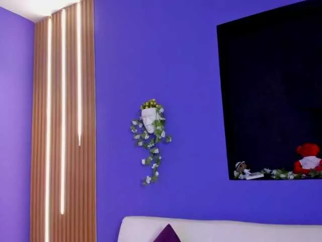 Offline KateAmaretto on BongaCams