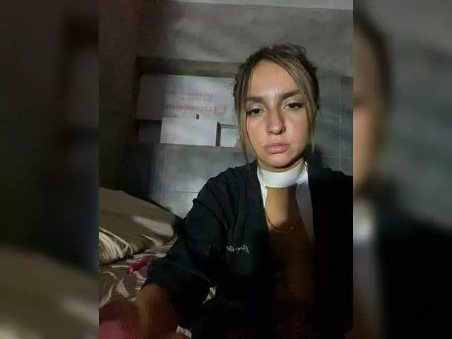 Offline KateFoxxx028 on BongaCams