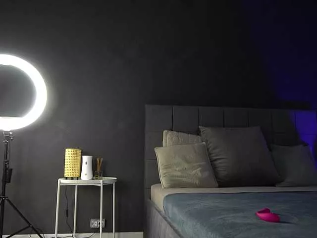 Offline KatelynSparks on BongaCams