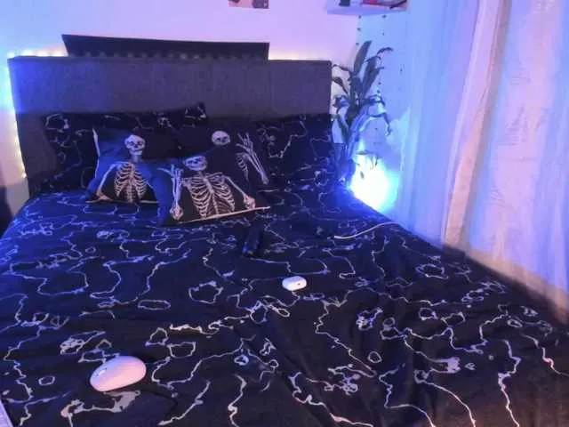 Offline KathDolly on BongaCams