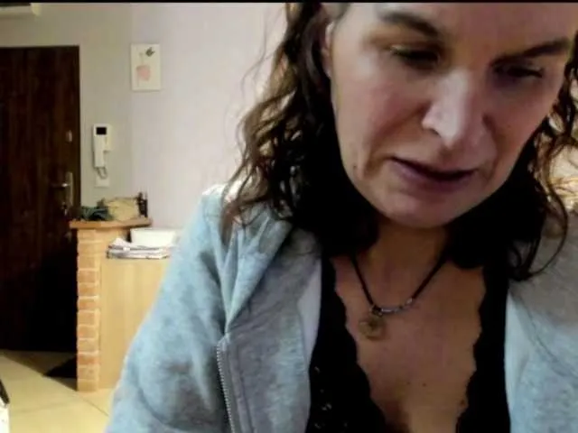 Offline KathyLove1 on BongaCams