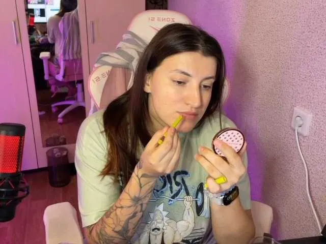 Offline Katrinmiss on BongaCams