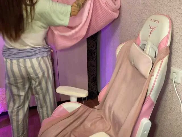 Offline Katrinmiss on BongaCams