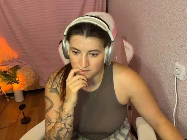 Offline Katrinmiss on BongaCams