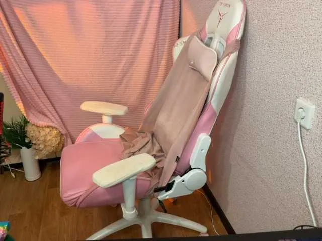 Offline Katrinmiss on BongaCams