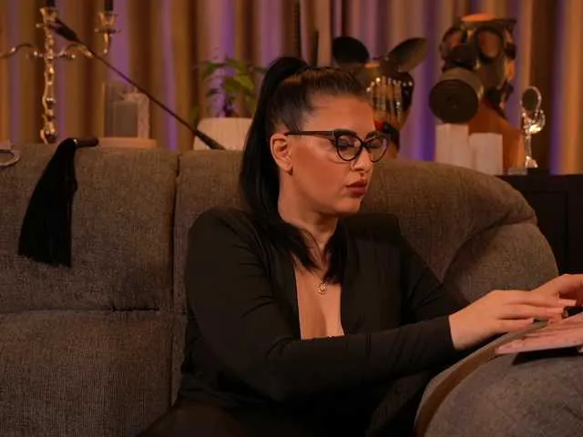 Freechat KellyKent on BongaCams