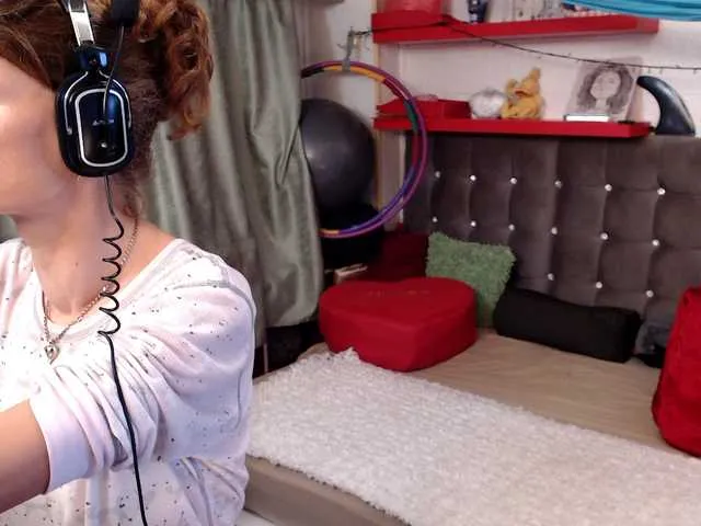 Offline kellysurfing on BongaCams