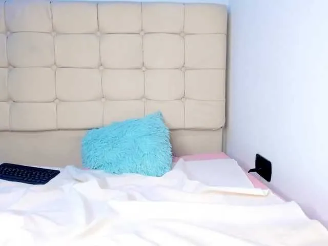 Offline kendall-wish on BongaCams