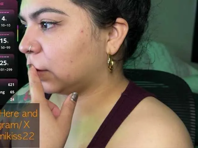 Offline Kimmiakiss22 on BongaCams