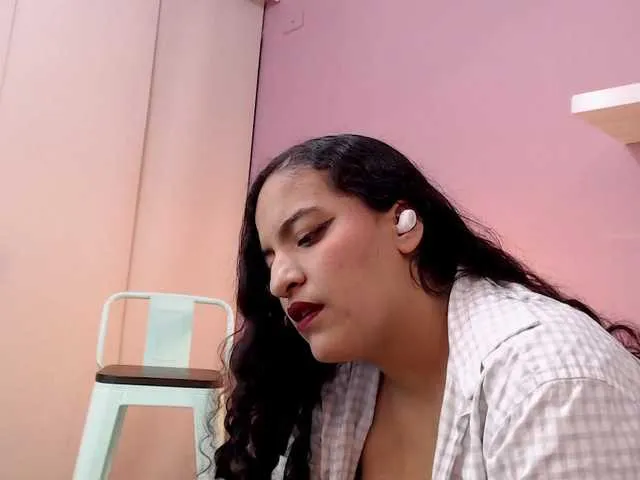 KimWexler — Compliments, soft kisses, and when someone really pays attention to me... that drives me crazy. I love when someone makes me blush just with their words.