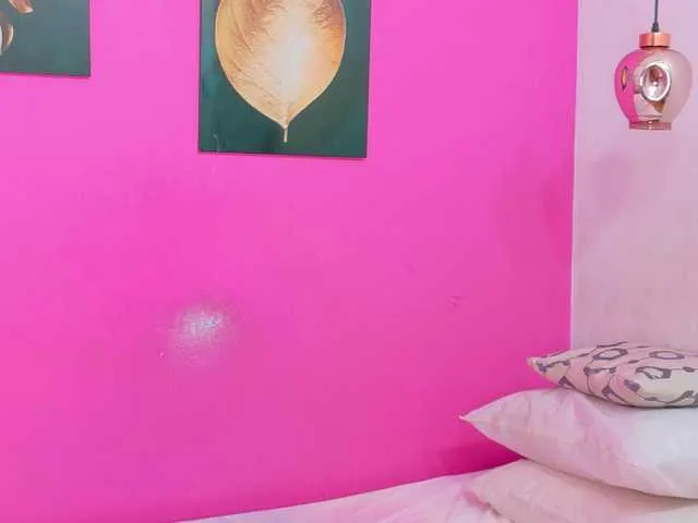 Offline kinkyandsavage on BongaCams