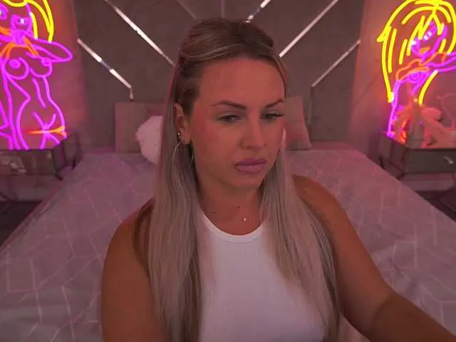 Offline KiraCandyS on BongaCams