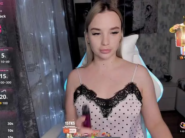 Offline KiraKrox on BongaCams